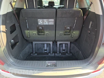 2025 Kia Carnival MPV LXS 121.7" WB - miniatura 17