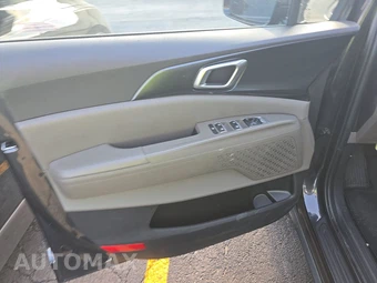 2025 Kia Carnival MPV LXS 121.7" WB - miniatura 9