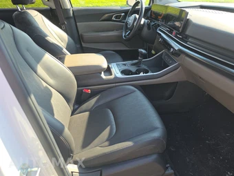 2025 Kia Carnival MPV LXS 121.7" WB - miniatura 8