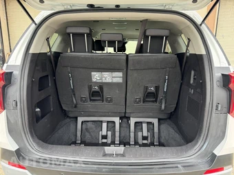 2025 Kia Carnival MPV LXS 121.7" WB - miniatura 24