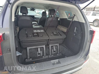 2025 Kia Carnival MPV LXS 121.7" WB - miniatura 17