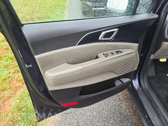 2025 Kia Carnival MPV LXS 121.7" WB - miniatura 9