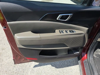 2025 Kia Carnival MPV LXS 121.7" WB - miniatura 9