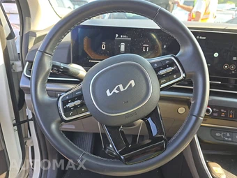2025 Kia Carnival MPV LXS 121.7" WB - miniatura 10