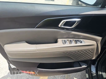 2025 Kia Carnival MPV LXS 121.7" WB - miniatura 9