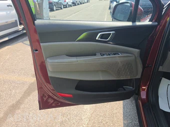 2025 Kia Carnival MPV LXS 121.7" WB - miniatura 9
