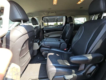 2025 Kia Carnival MPV LXS 121.7" WB - miniatura 13