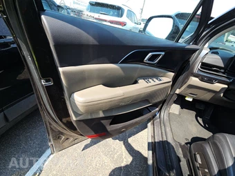 2025 Kia Carnival MPV LXS 121.7" WB - miniatura 9