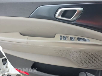 2025 Kia Carnival MPV LXS 121.7" WB - miniatura 9