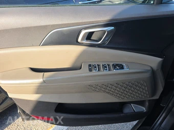 2025 Kia Carnival MPV LXS 121.7" WB - miniatura 9