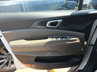 2025 Kia Carnival MPV LXS 121.7" WB - miniatura 9