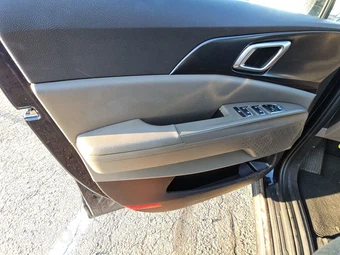 2025 Kia Carnival MPV LXS 121.7" WB - miniatura 9