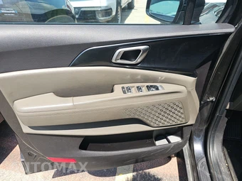 2025 Kia Carnival MPV LXS 121.7" WB - miniatura 9