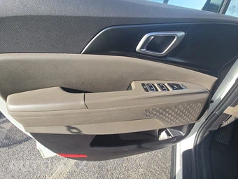 2025 Kia Carnival MPV LXS 121.7" WB - miniatura 9