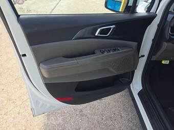 2025 Kia Carnival MPV LXS 121.7" WB - miniatura 9