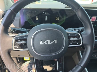 2025 Kia Carnival MPV LXS 121.7" WB - miniatura 10