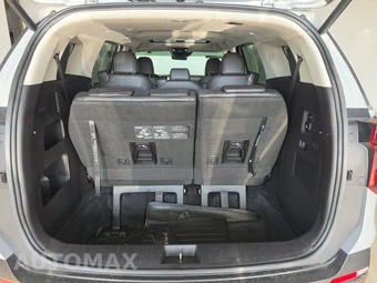 2025 Kia Carnival MPV SX 121.7" WB - miniatura 17