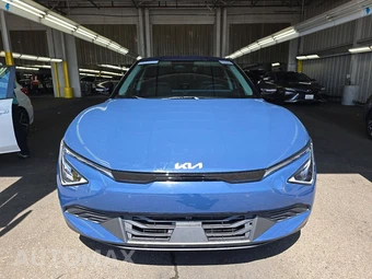 2025 Kia EV6 Light Long Range - miniatura 2