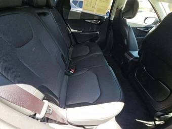 2025 Kia EV6 Light Long Range - miniatura 16
