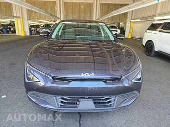 2025 Kia EV6 Light Long Range - miniatura 2
