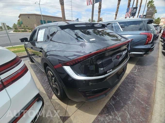 2025 Kia EV6 Light Long Range - miniatura 2