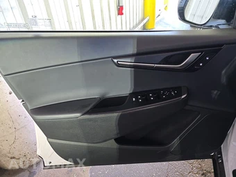 2025 Kia EV6 Wind - miniatura 9