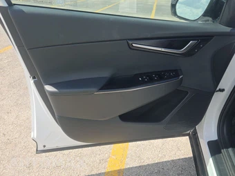 2025 Kia EV6 Wind - miniatura 9