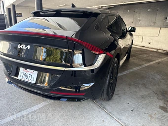 2025 Kia EV6 Wind - miniatura 3