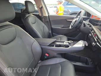 2025 Kia EV6 Wind – miniatura 8