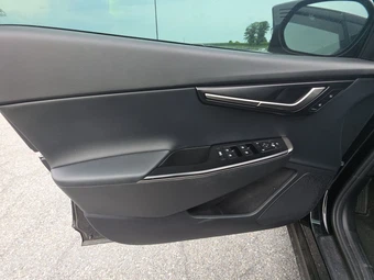 2025 Kia EV6 Wind - miniatura 9