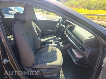 2025 Kia K4 EX - miniatura 8
