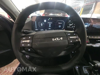2025 Kia K4 EX - miniatura 10