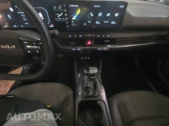 2025 Kia K4 EX - miniatura 11