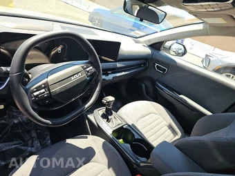 2025 Kia K4 EX - miniatura 11