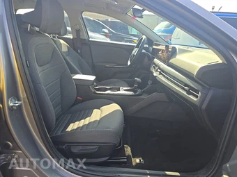 2025 Kia K4 EX - miniatura 8