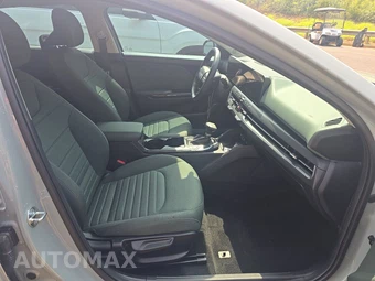 2025 Kia K4 EX - miniatura 8