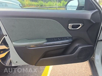 2025 Kia K4 EX - miniatura 9