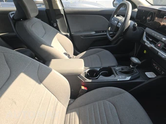 2025 Kia K4 EX - miniatura 8