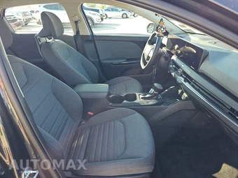 2025 Kia K4 EX - miniatura 8