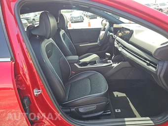 2025 Kia K4 GT-Line - miniatura 8