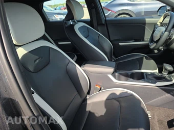 2025 Kia K4 GT-Line - miniatura 8