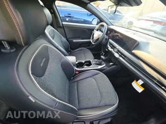 2025 Kia K4 GT-Line - miniatura 8
