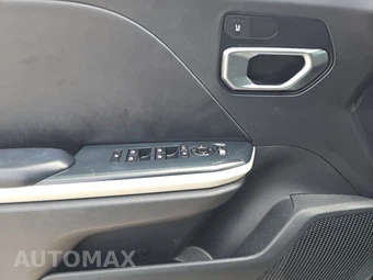 2025 Kia K4 GT-Line - miniatura 9