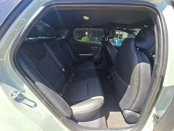 2025 Kia K4 GT-Line - miniatura 13