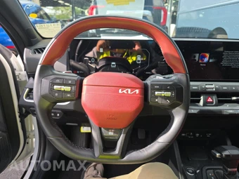 2025 Kia K4 GT-Line - miniatura 10