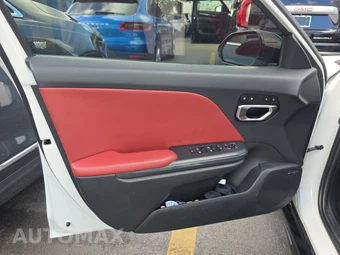 2025 Kia K4 GT-Line - miniatura 9