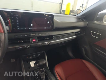 2025 Kia K4 GT-Line - miniatura 6
