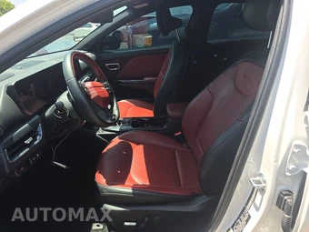 2025 Kia K4 GT-Line - miniatura 7