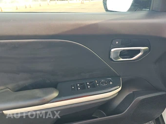 2025 Kia K4 GT-Line - miniatura 9