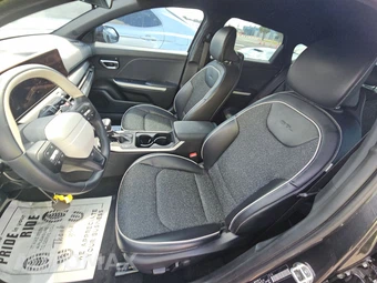 2025 Kia K4 GT-Line - miniatura 7